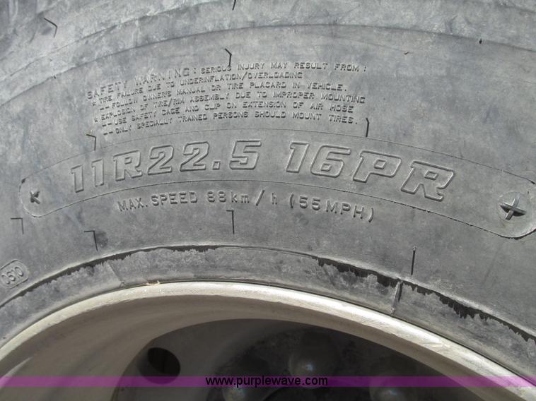 image for item G9838 1994 Freightliner FLD120 semi truck