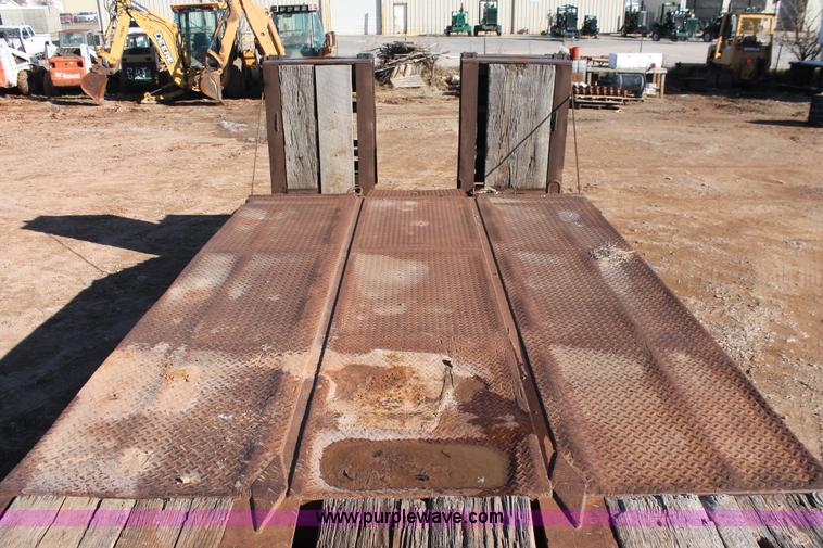 image for item H5960 1994 Etnyre RGN40TS3-T1 lowboy trailer