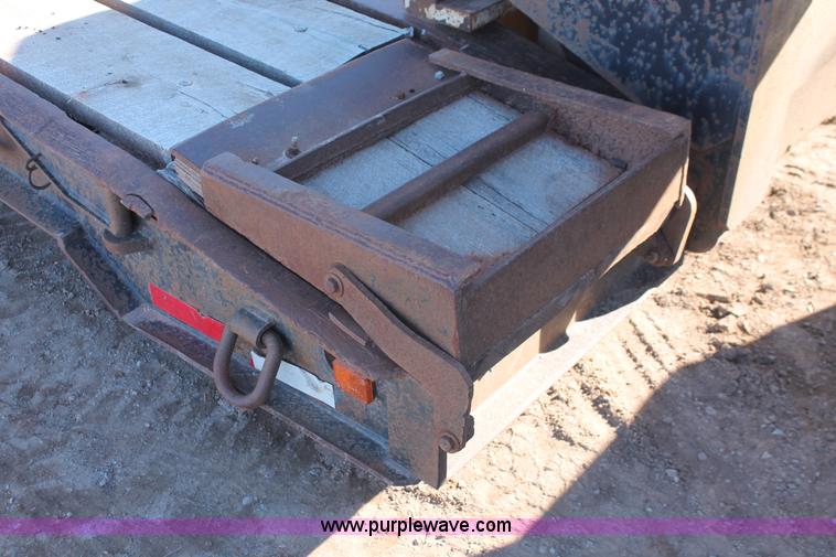 image for item H5960 1994 Etnyre RGN40TS3-T1 lowboy trailer