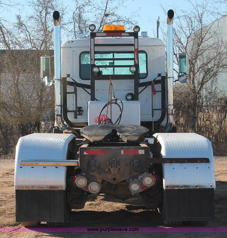 image for item H5961 1994 Mack CH613 semi truck