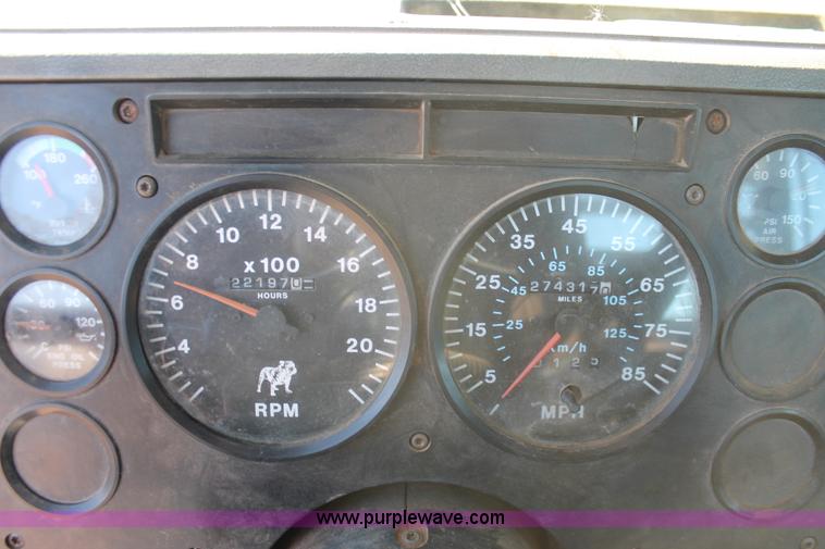 image for item H5961 1994 Mack CH613 semi truck