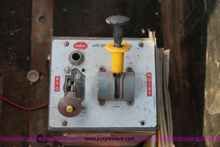 image for item H5961 1994 Mack CH613 semi truck