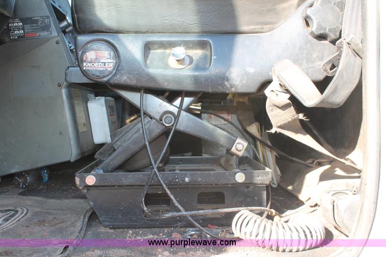 image for item H5961 1994 Mack CH613 semi truck