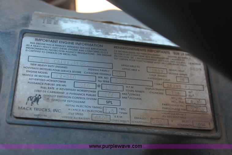 image for item H5961 1994 Mack CH613 semi truck