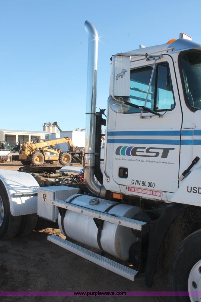 image for item H5961 1994 Mack CH613 semi truck