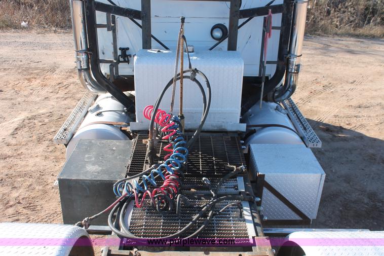 image for item H5961 1994 Mack CH613 semi truck