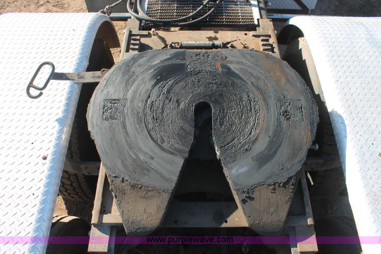 image for item H5961 1994 Mack CH613 semi truck