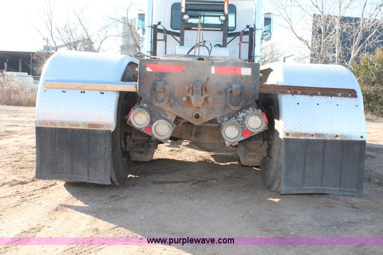 image for item H5961 1994 Mack CH613 semi truck