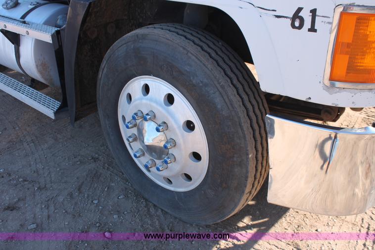 image for item H5961 1994 Mack CH613 semi truck