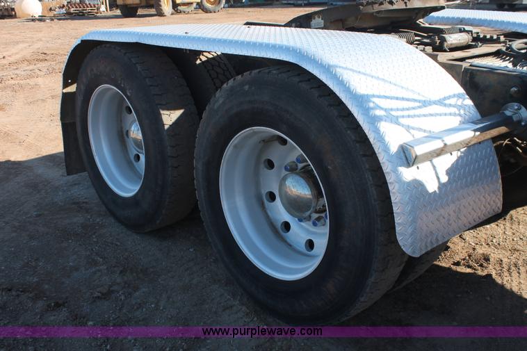 image for item H5961 1994 Mack CH613 semi truck