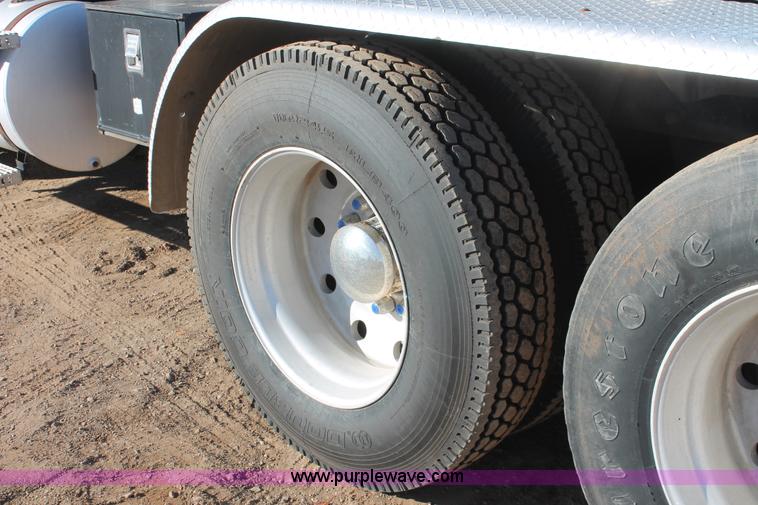 image for item H5961 1994 Mack CH613 semi truck