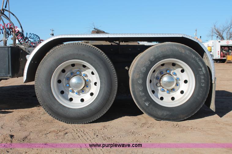 image for item H5961 1994 Mack CH613 semi truck