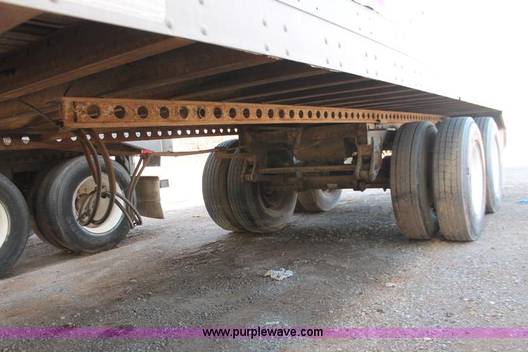 image for item H5964 1994 Lufkin dry van trailer