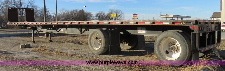 image for item I2425 1999 Lufkin FL-II spread axle flatbed trailer