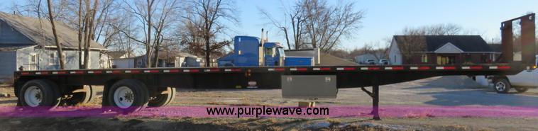 image for item I2425 1999 Lufkin FL-II spread axle flatbed trailer