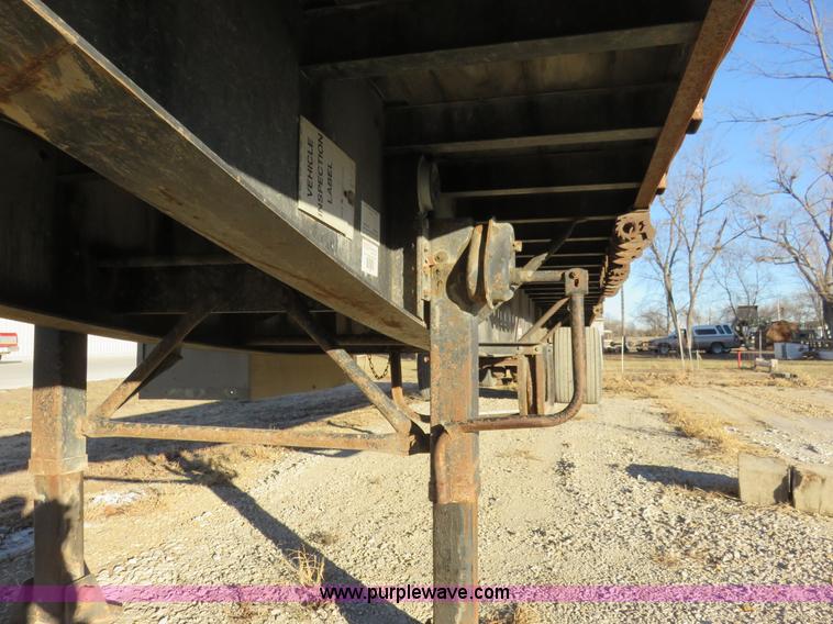 image for item I2425 1999 Lufkin FL-II spread axle flatbed trailer