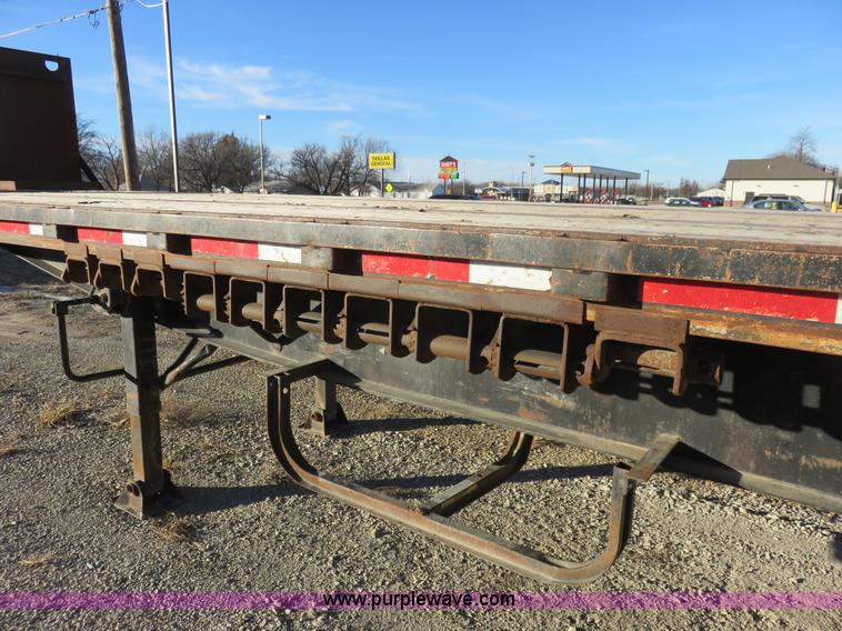 image for item I2425 1999 Lufkin FL-II spread axle flatbed trailer