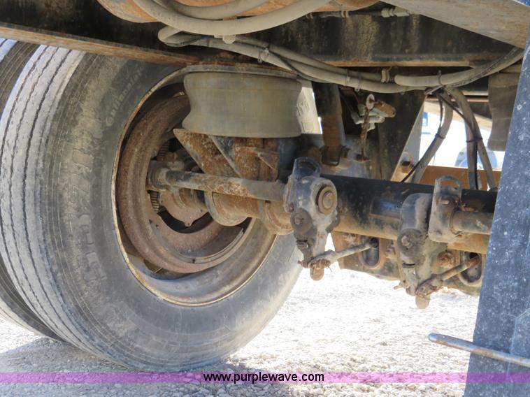 image for item I2425 1999 Lufkin FL-II spread axle flatbed trailer