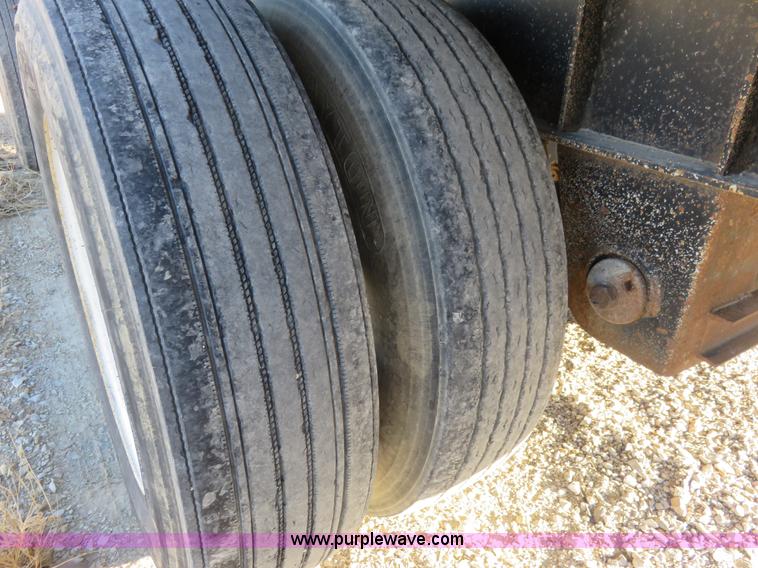 image for item I2425 1999 Lufkin FL-II spread axle flatbed trailer