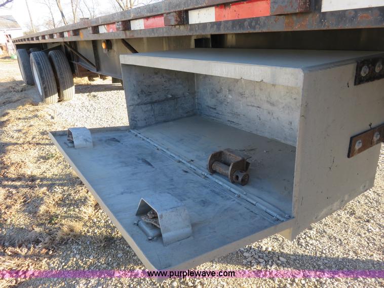 image for item I2425 1999 Lufkin FL-II spread axle flatbed trailer