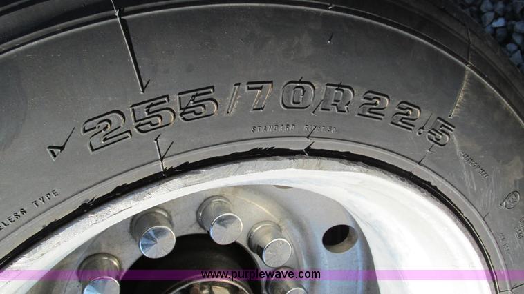 image for item I3124 1994 Trailmobile drop deck trailer