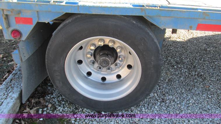 image for item I3124 1994 Trailmobile drop deck trailer