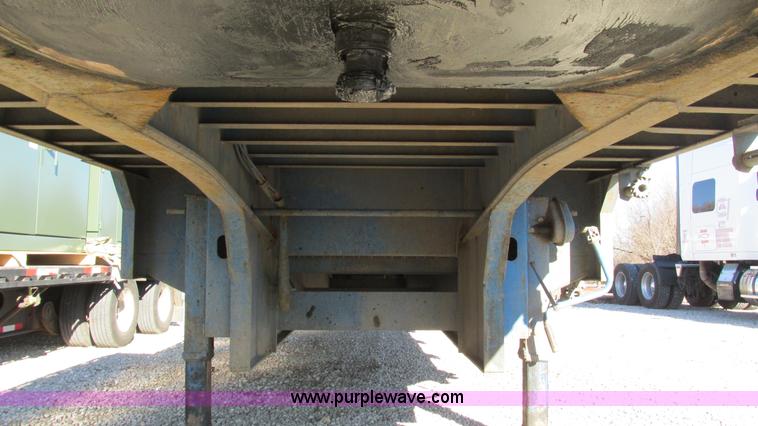 image for item I3124 1994 Trailmobile drop deck trailer