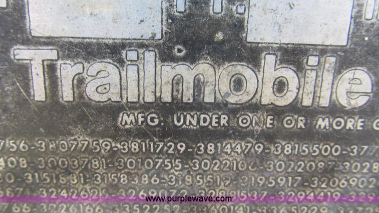 image for item I3124 1994 Trailmobile drop deck trailer