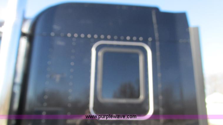 image for item I3128 2001 Kenworth W900 semi truck