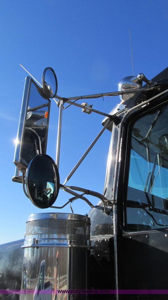 image for item I3128 2001 Kenworth W900 semi truck