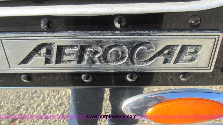 image for item I3128 2001 Kenworth W900 semi truck