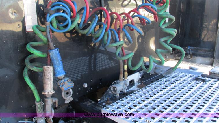 image for item I3128 2001 Kenworth W900 semi truck