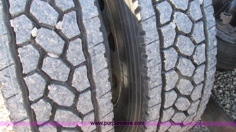 image for item I3128 2001 Kenworth W900 semi truck