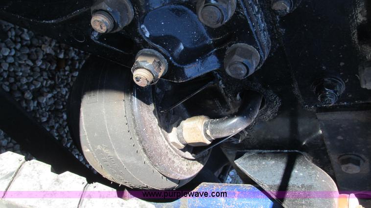 image for item I3128 2001 Kenworth W900 semi truck