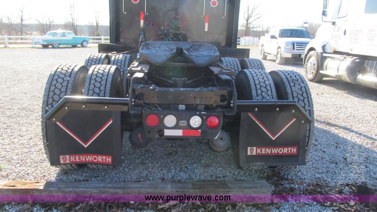 image for item I3128 2001 Kenworth W900 semi truck