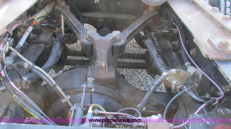 image for item I3128 2001 Kenworth W900 semi truck