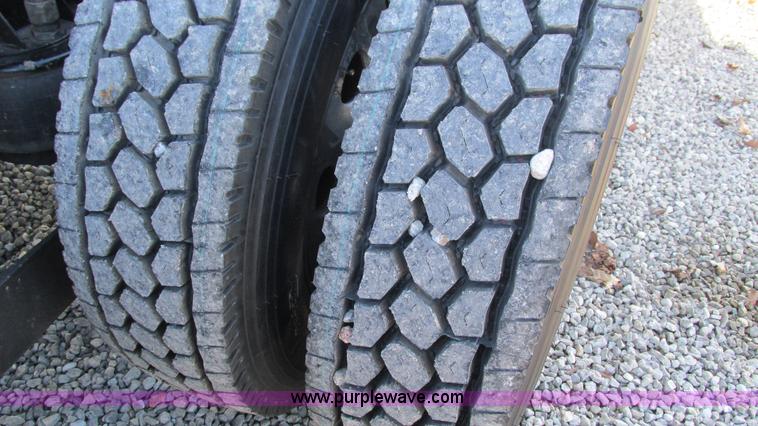 image for item I3128 2001 Kenworth W900 semi truck