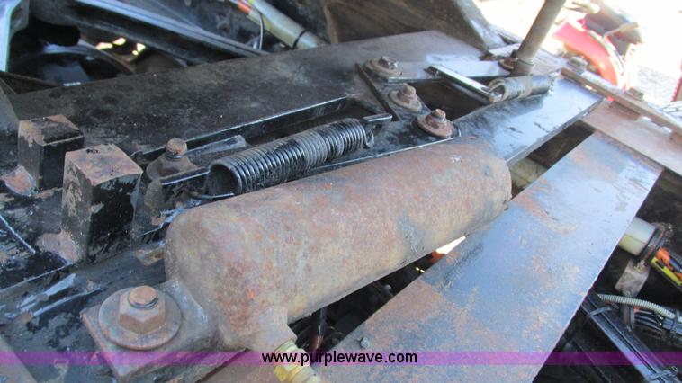 image for item I3128 2001 Kenworth W900 semi truck