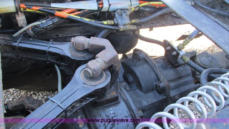 image for item I3128 2001 Kenworth W900 semi truck