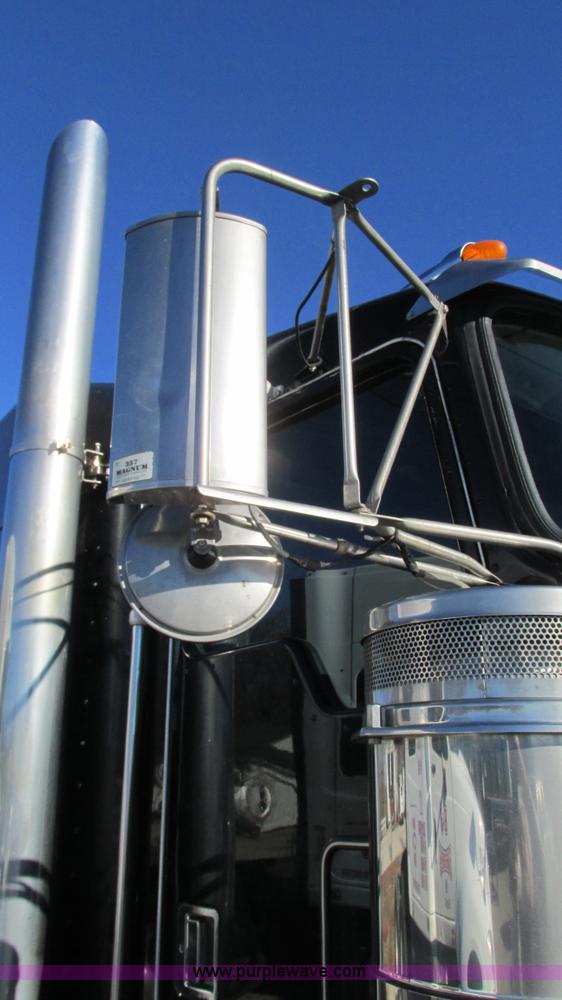 image for item I3128 2001 Kenworth W900 semi truck