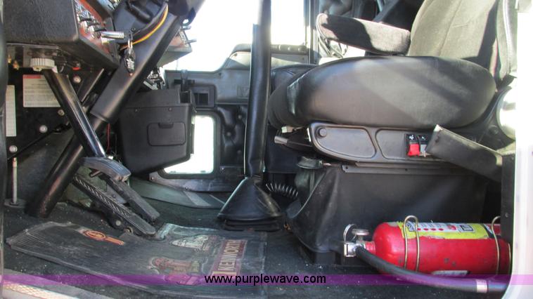 image for item I3128 2001 Kenworth W900 semi truck