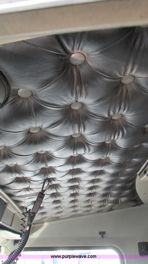 image for item I3128 2001 Kenworth W900 semi truck