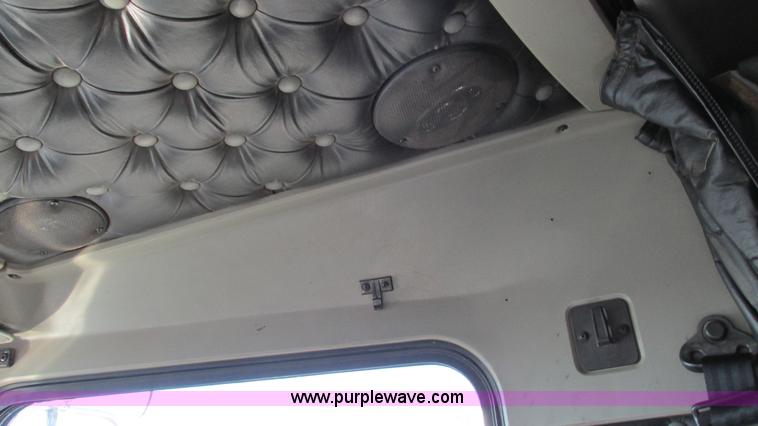 image for item I3128 2001 Kenworth W900 semi truck