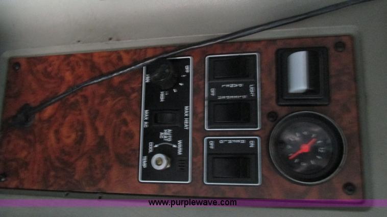 image for item I3128 2001 Kenworth W900 semi truck