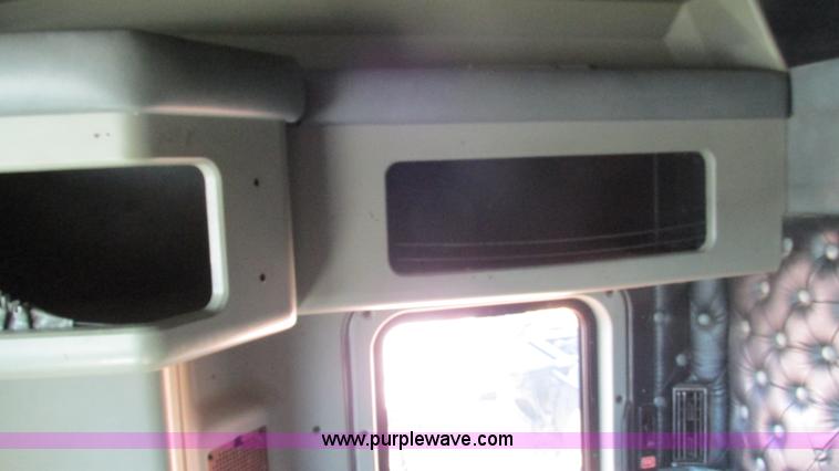 image for item I3128 2001 Kenworth W900 semi truck