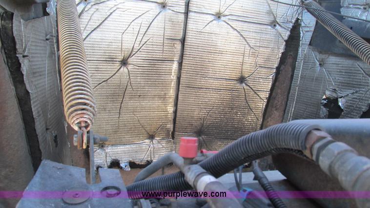 image for item I3128 2001 Kenworth W900 semi truck