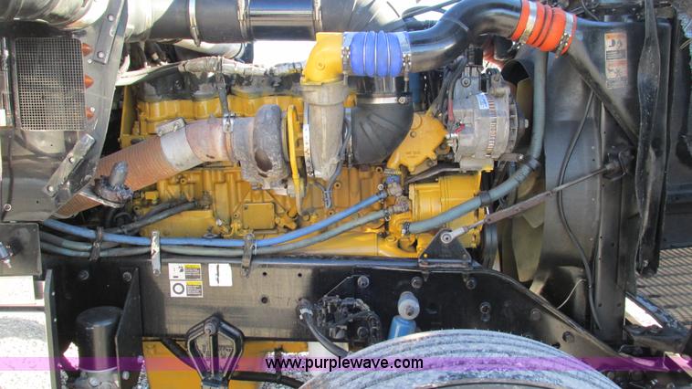 image for item I3128 2001 Kenworth W900 semi truck