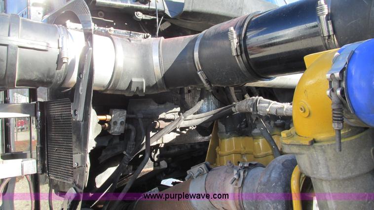 image for item I3128 2001 Kenworth W900 semi truck