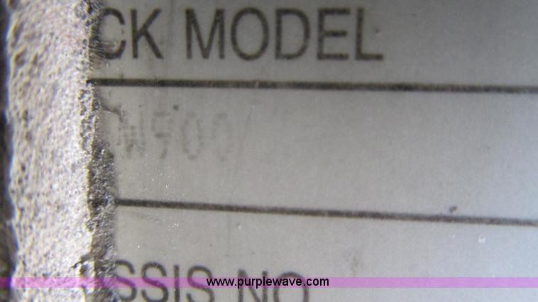 image for item I3128 2001 Kenworth W900 semi truck