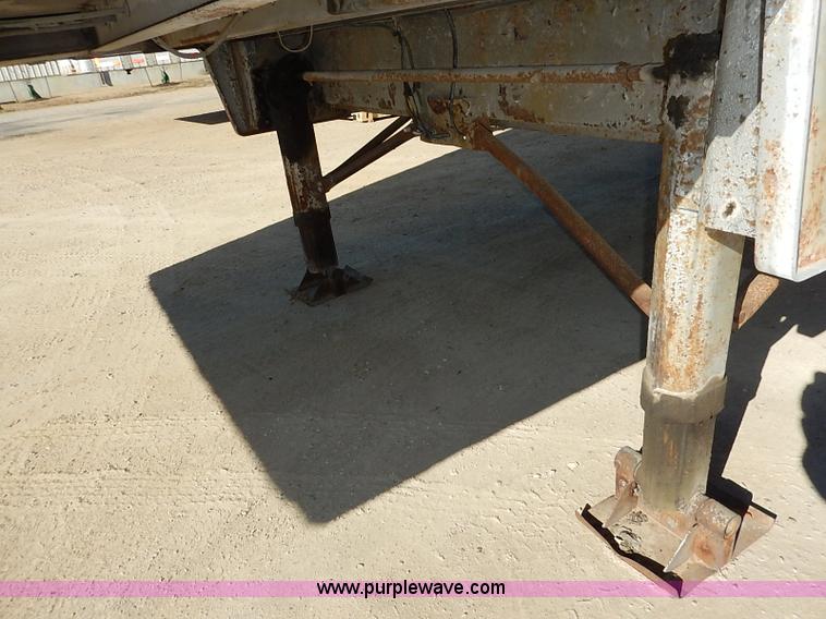 image for item I5175 1969 Brown dry van trailer